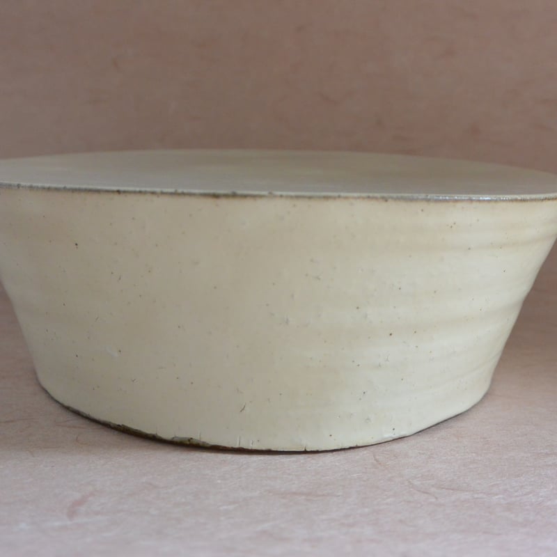 希少：花岡隆 粉引台皿 高台 希少：花岡隆 粉引台皿 高台 - メルカリ