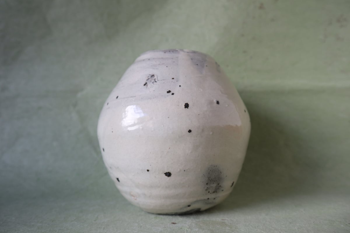 川淵直樹 粉引壺 012 | 桃居 online 展覧会