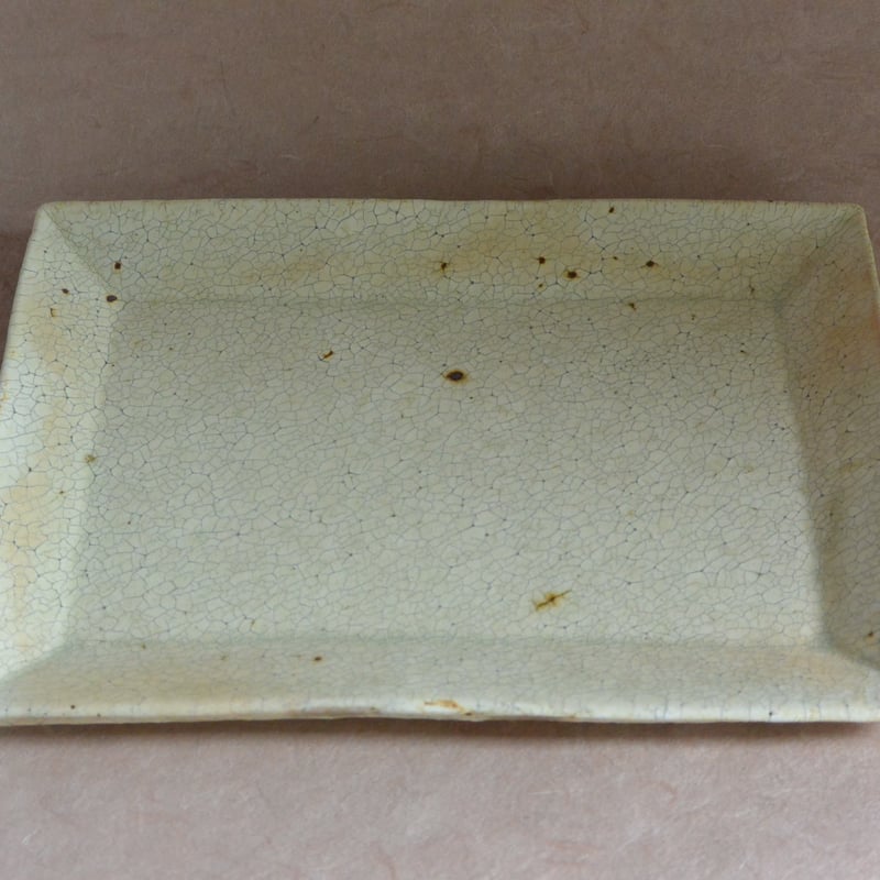 ヒビ粉引長方皿 031 | 桃居 online 展覧会
