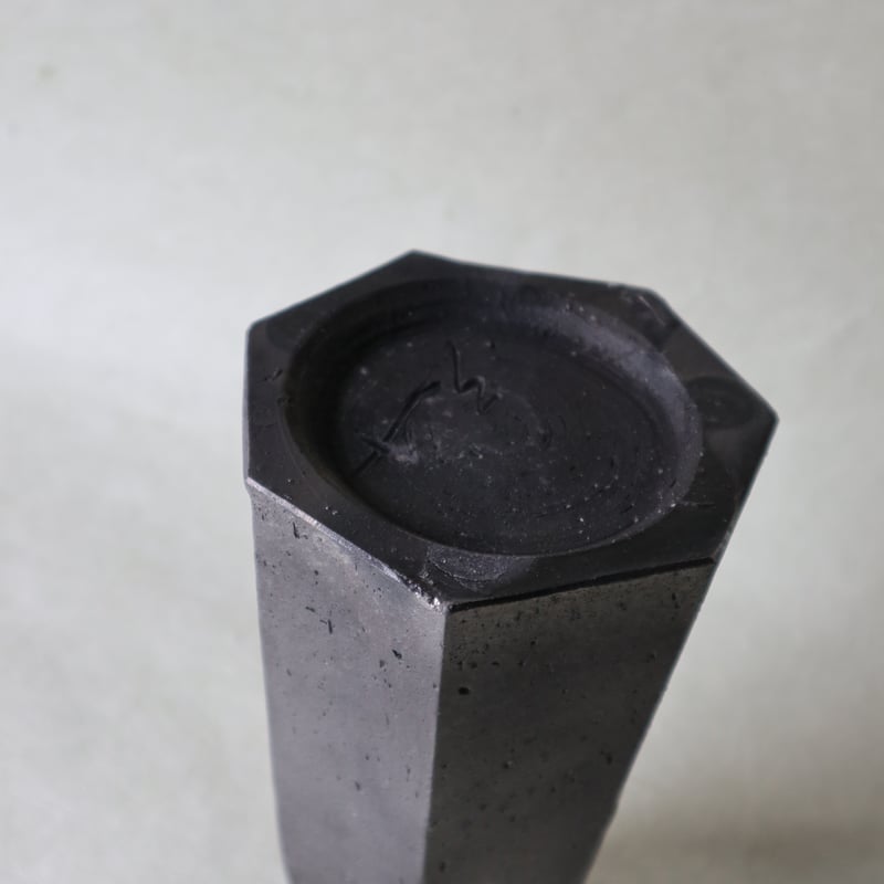 黒陶面取花入 046 | 桃居 online 展覧会