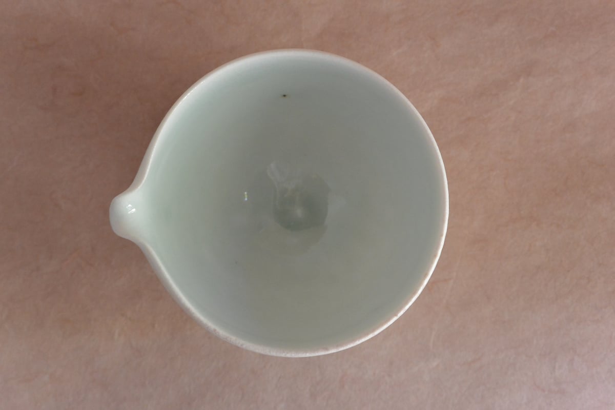 窯変白磁 片口 T022 | 桃居 online 展覧会