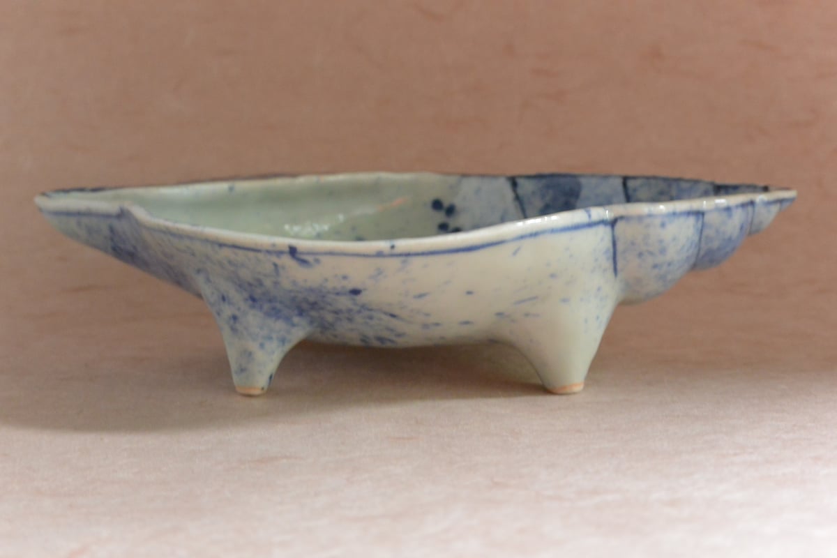 染付吹き墨海老文貝型向付 029 | 桃居 online 展覧会