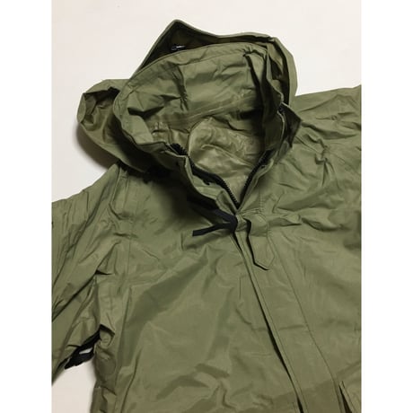 DEAD STOCK US ARMY ECWCS GEN2 ゴアテックスパーカー　KHAKI MEDIUM-REGULAR デッドストック