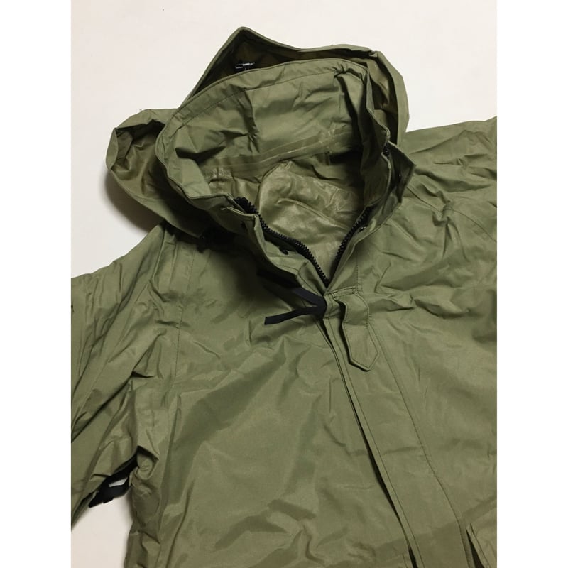 DEAD STOCK US ARMY ECWCS GEN2 ゴアテックスパーカー KHAKI DEAD STOCK US ARMY ECWCS GEN2 ゴアテックスパーカー KHAKI