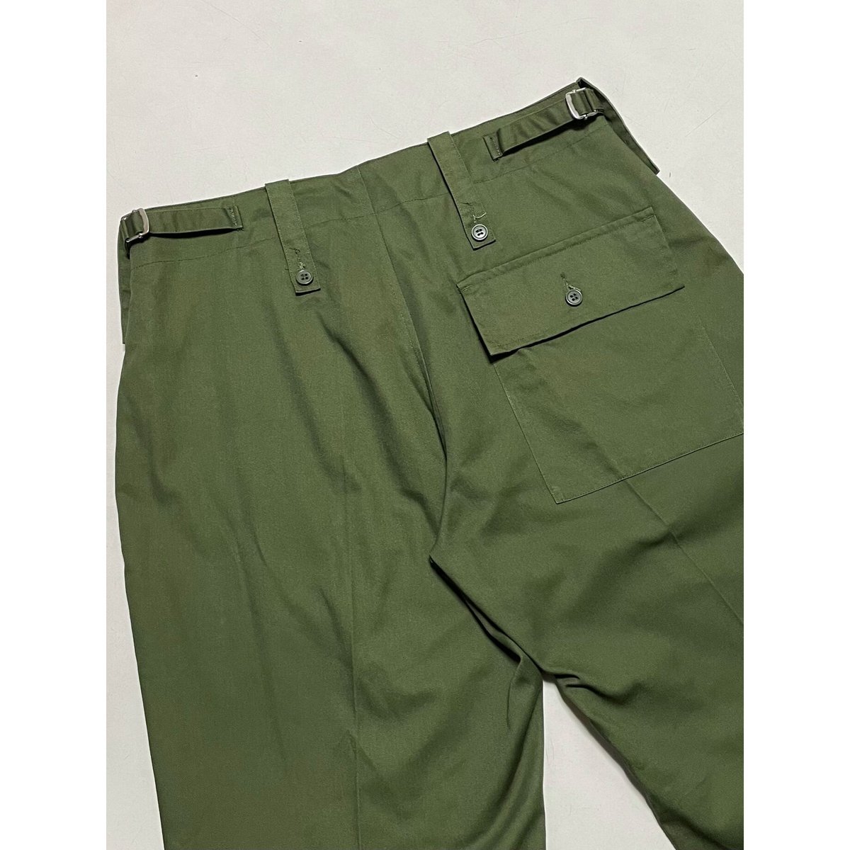 【実物新品】イギリス軍ライトウエイトベイカーパンツ72/80/96A⑫ fit=scale-down,w=1200