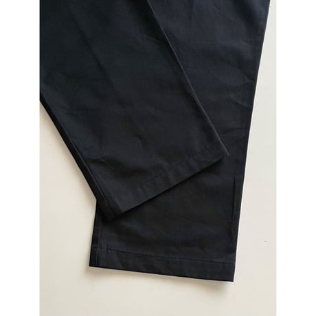 USED Levi's DOCKERS ツータックブラックチノ 33/32