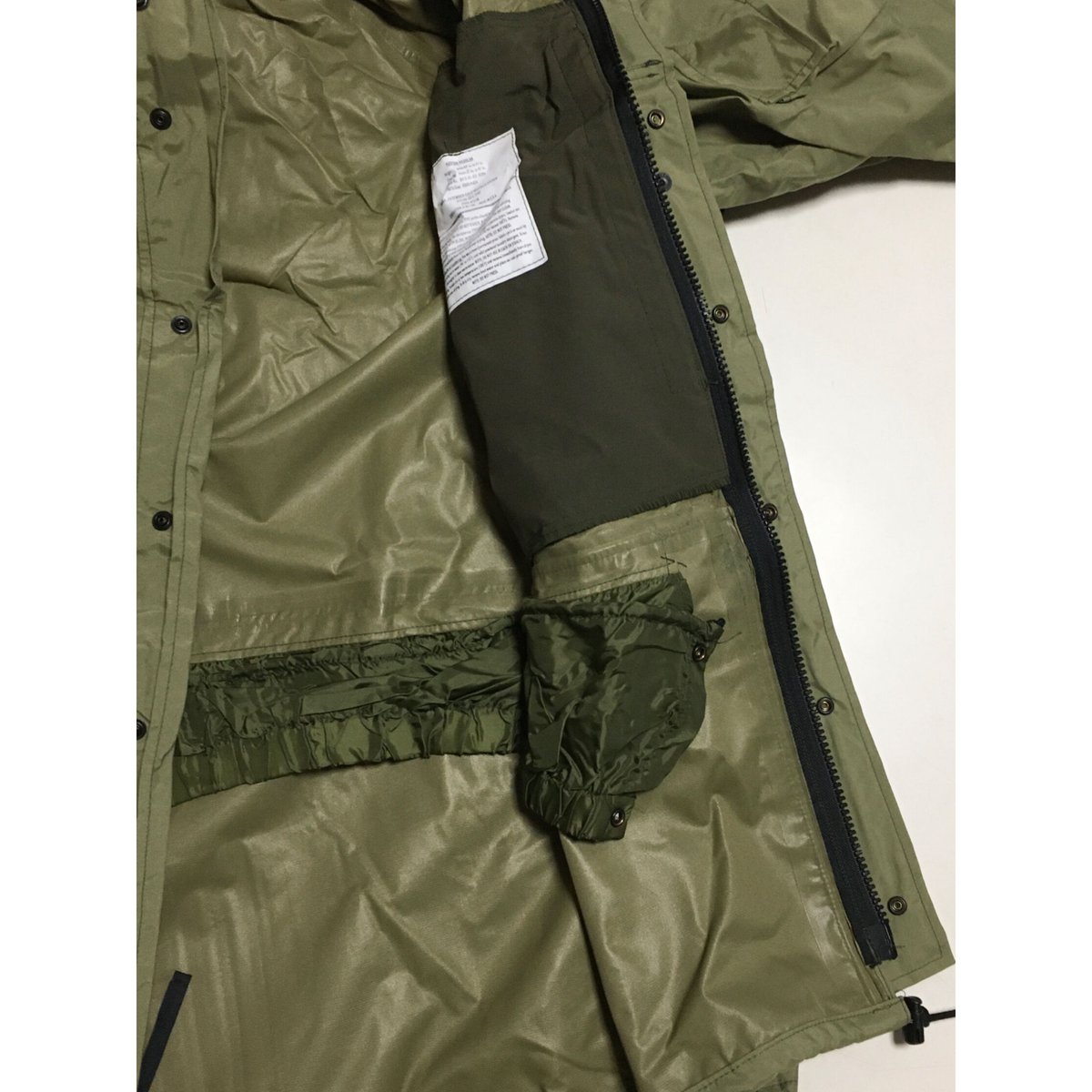 94年製　ECWCS ゴアテックスパーカー　ミリタリーパーカー　デッドストック 94年製 ECWCS ゴアテックスパーカー ミリタリーパーカー デッド