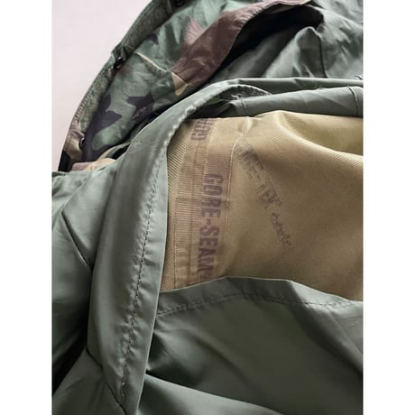 USED US ARMY ECWCS GEN1 ゴアテックスパーカー M-R ウッドランド