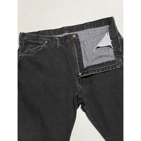 USED Wrangler 13MWZ ブラック　38/30 MADE in USA