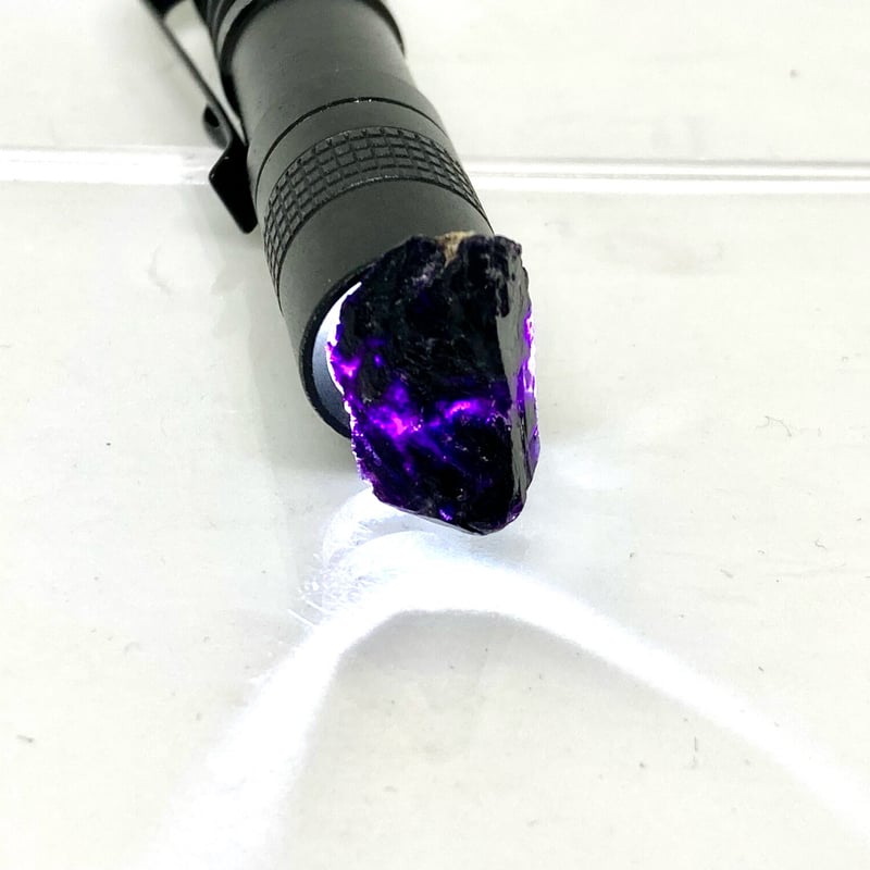 蛍石　フローライト　紫　W230×H110×D150 フローライト（蛍石）Ultra Violet メキシコ産 240g/ 鉱物・原石