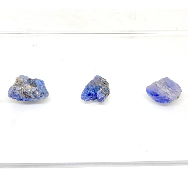 タンザナイトフェア！ ブルーパープルタンザナイト原石C01 非加熱