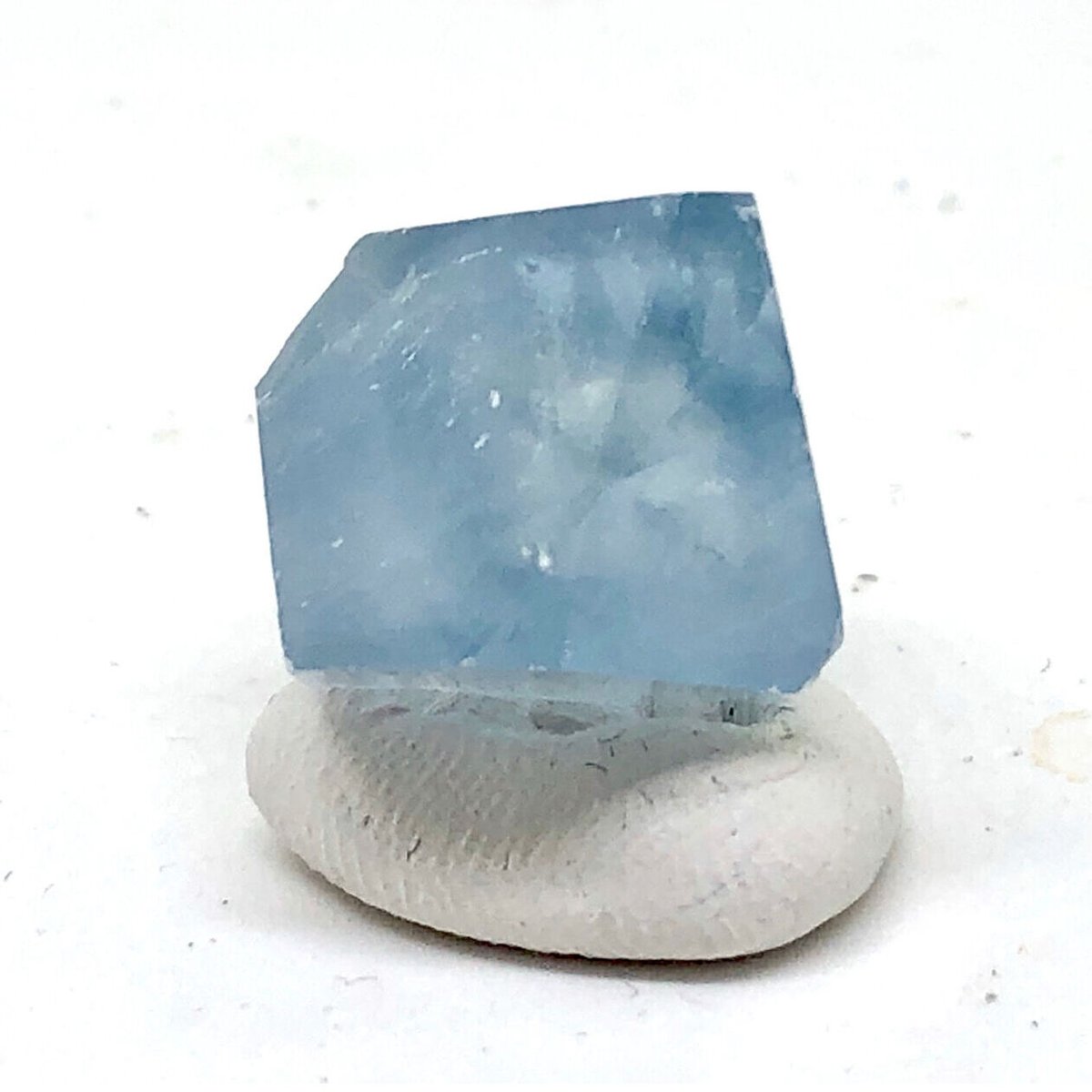 マダガスカル産・天青石（セレスタイト）無垢美結晶トップ！【13g