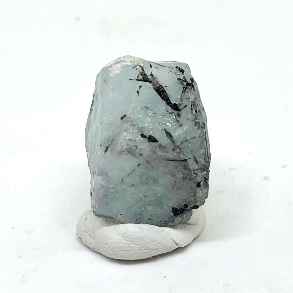 インクルージョン鉱物！】鉄トルマリン入りアクアマリン・六角柱結晶