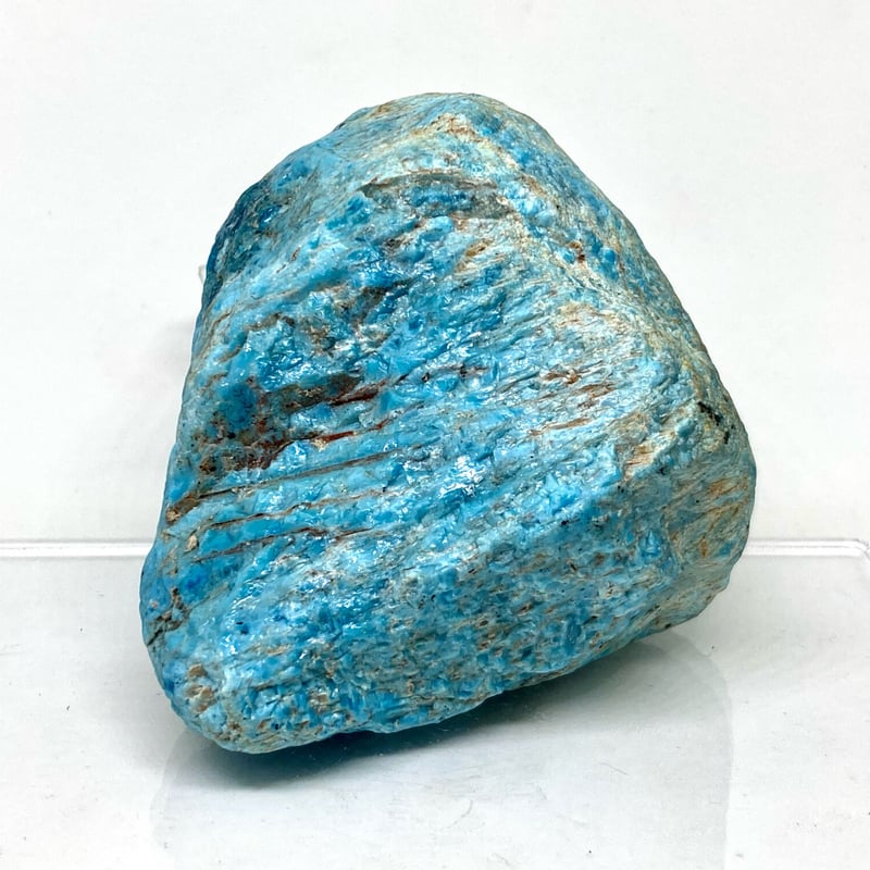 ネオンブルー大型結晶！】ネオンブルーアパタイト鉱物標本【台含め635g