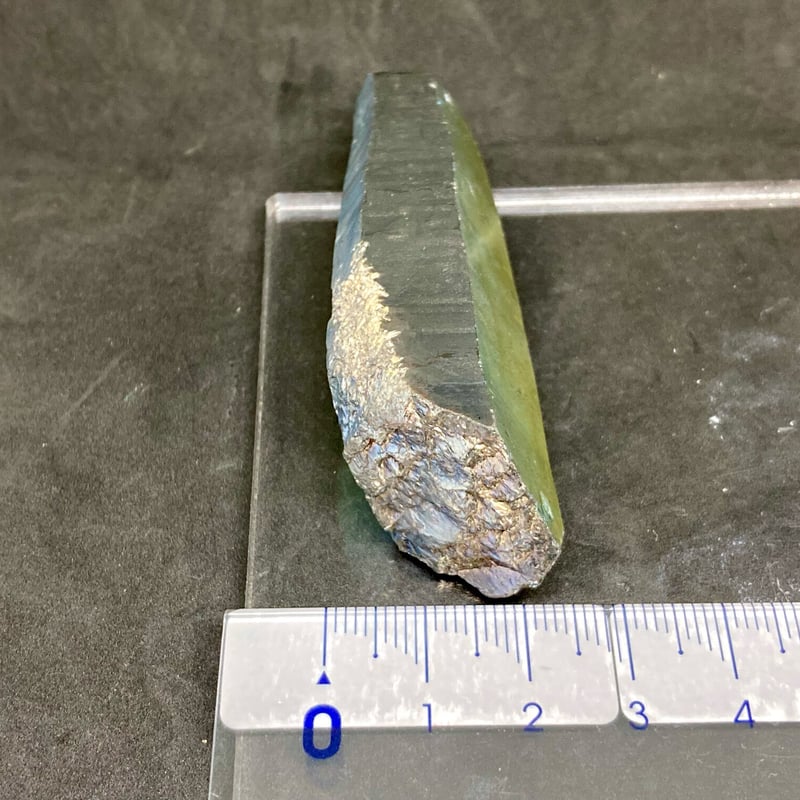 虹色光沢！】アメリカ・アーカンソー州産オーロラ水晶一本剣【47.27g