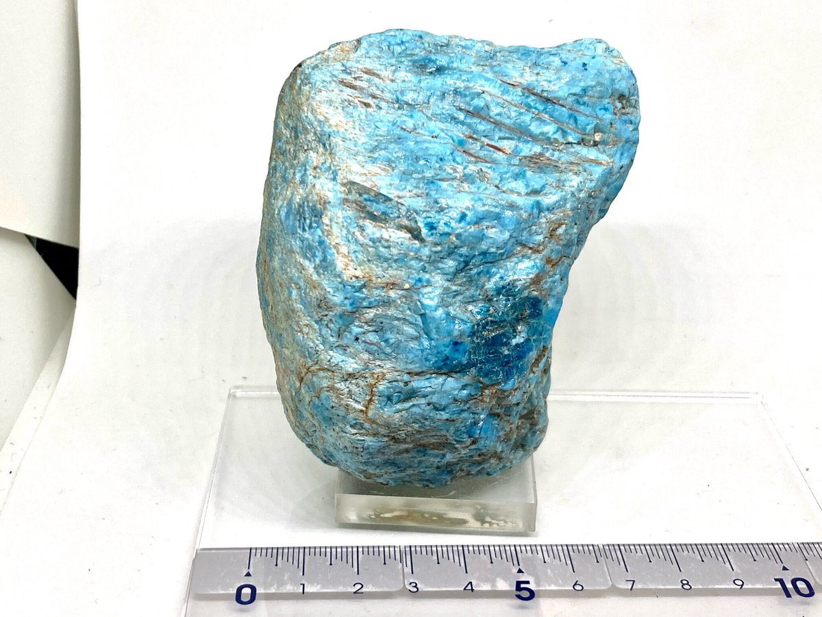 ネオンブルー大型結晶！】ネオンブルーアパタイト鉱物標本【台含め635g