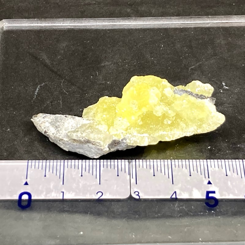 優しいイエロー＆ホワイト】水滑石・イエローブルース石・鉱物標本