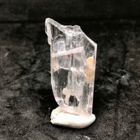 強蛍光ヒデナイト・高透明度結晶【45.30ct】 | へし屋オンラインストア