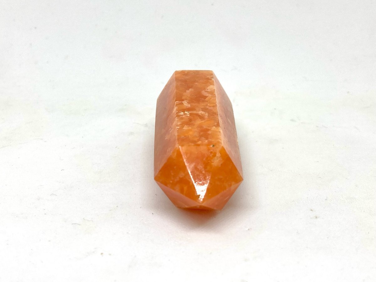 まるでにんじん】タンザニア産サンストーン・六角柱研磨【①65.40g