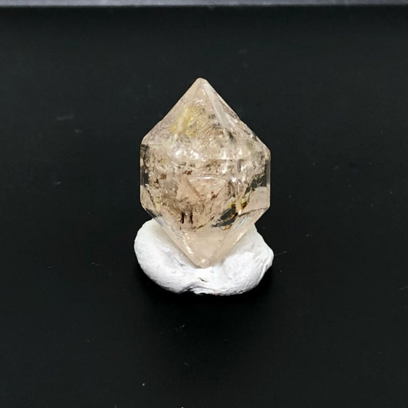 超強蛍光！】パキスタン産オイルインクォーツ・単晶【②8.90ct】 | へ