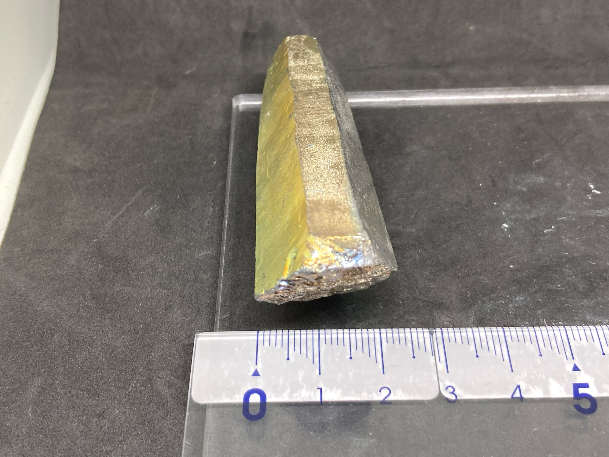 虹色光沢！】アメリカ・アーカンソー州産オーロラ水晶一本剣【47.27g
