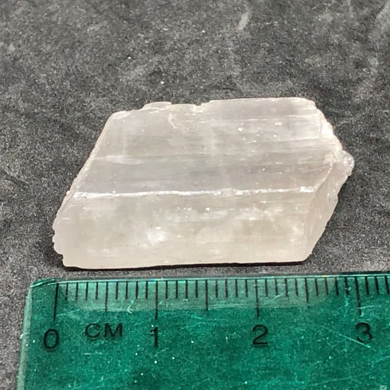 強蛍光ヒデナイト・結晶【64.90ct】 | へし屋オンラインストア