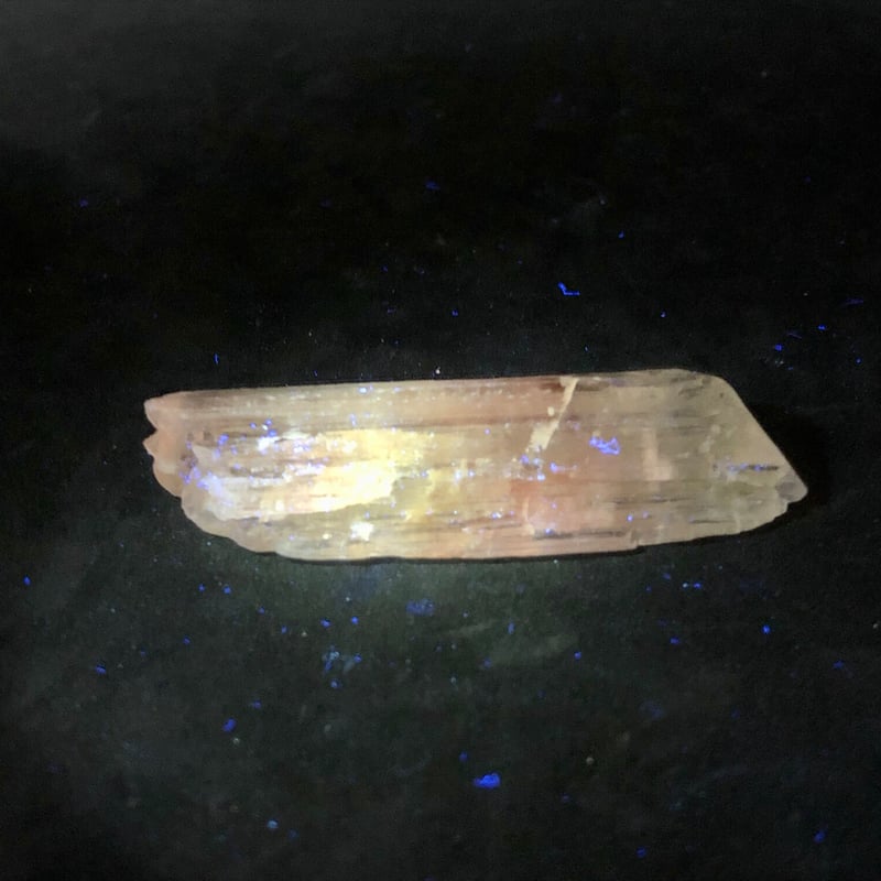 激レア!バイカラークンツァイトヒデナイト・結晶【53.80ct 激レア!バイカラークンツァイトヒデナイト・結晶【53.80ct