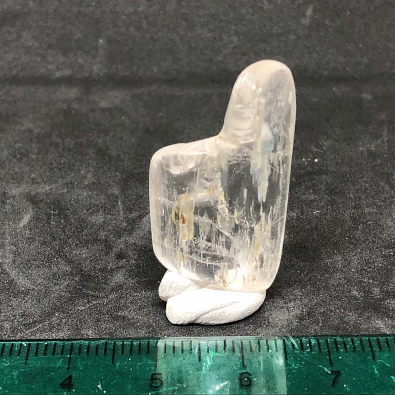 カラーレスクンツァイト・超透明度高蛍光・タンブル【30.80ct カラーレスクンツァイト・超透明度高蛍光・タンブル【30.80ct