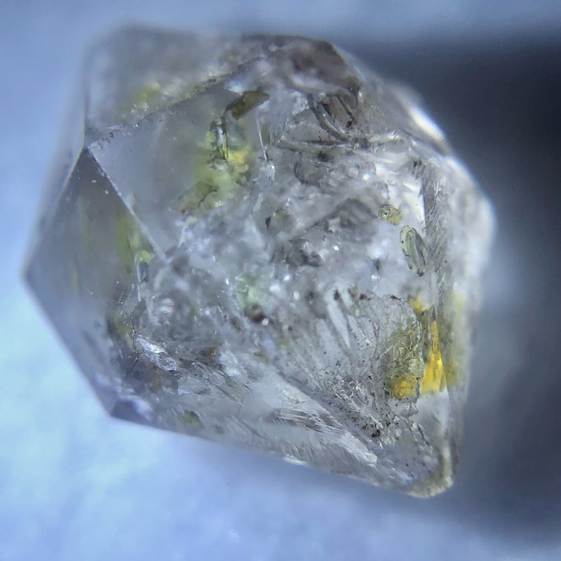 超強蛍光！】パキスタン産オイルインクォーツ・単晶【②8.90ct】 | へ