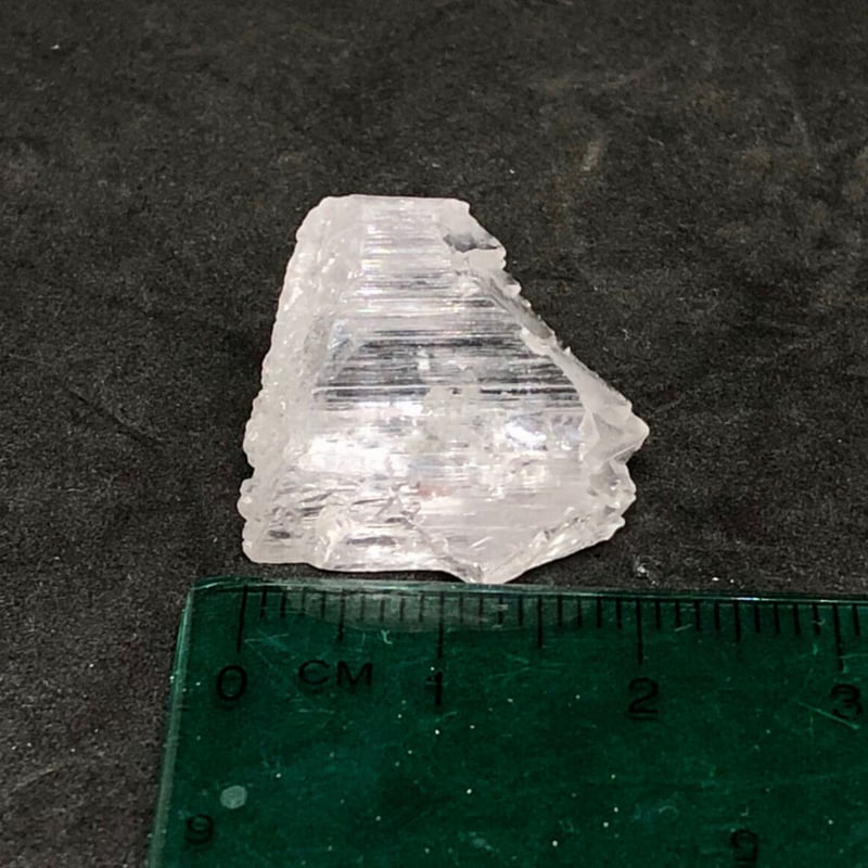 透明度最高クンツァイト　3-136 カラーレスクンツァイト・超透明度高蛍光・タンブル【30.80ct