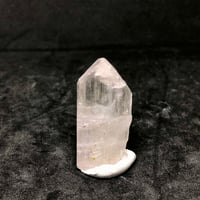 母岩付き大粒結晶！】ユークレース・グリーンカラード母岩付き結晶