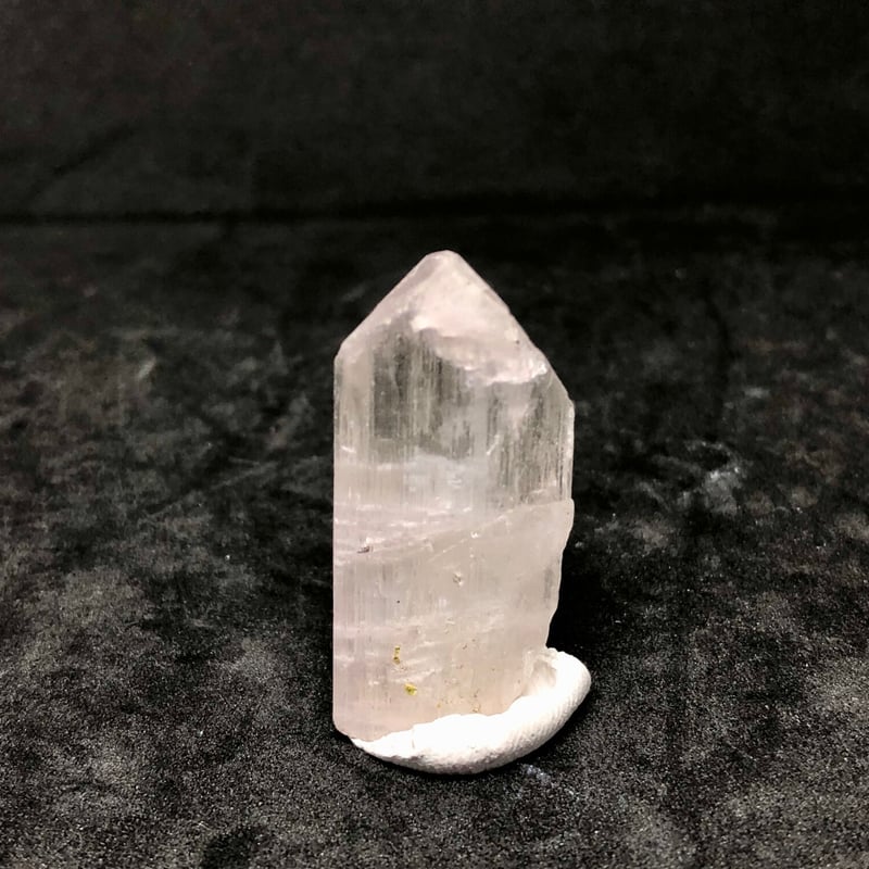強蛍光ヒデナイト・高透明度結晶【45.30ct】 | へし屋オンラインストア