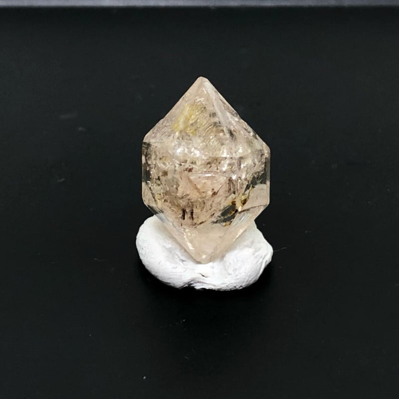 超強蛍光！】パキスタン産オイルインクォーツ・単晶【②8.90ct】 | へ
