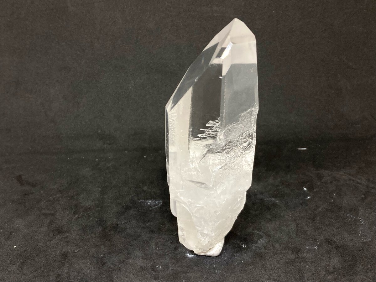 透明度100%の水晶です【350グラム】特大です！ 透明度100%の水晶です【350グラム】特大です！
