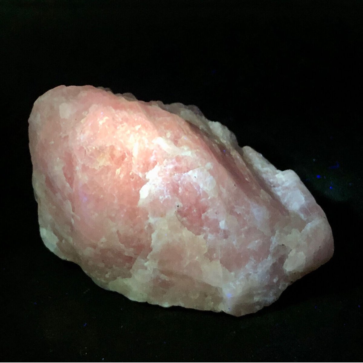 超濃ピンク色クンツァイト・ラフカット特大【422.60ct】 | へし屋