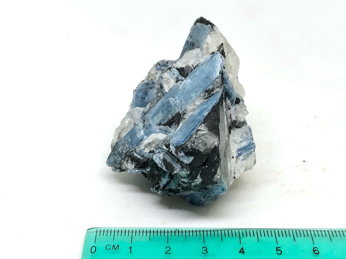 赤蛍光パライバカラーカイヤナイト・クラスター中サイズ【124.18g