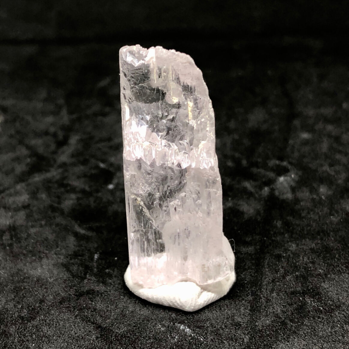 ☆クンツァイト☆　透明度高め カラーレスクンツァイト・超透明度高蛍光・タンブル【30.80ct
