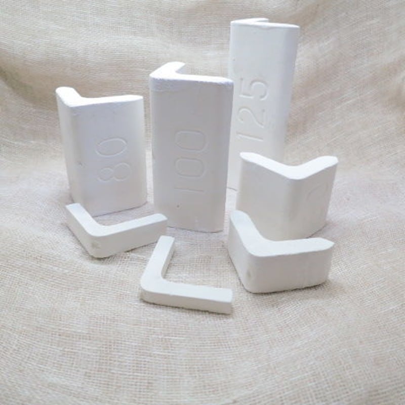 【中古】陶芸窯用具　L型支柱　ツク ①高さ4.4cm 72個セット 中古】陶芸窯用具 L型支柱 ツク ①高さ4.4cm 72個セット 中古】陶芸窯