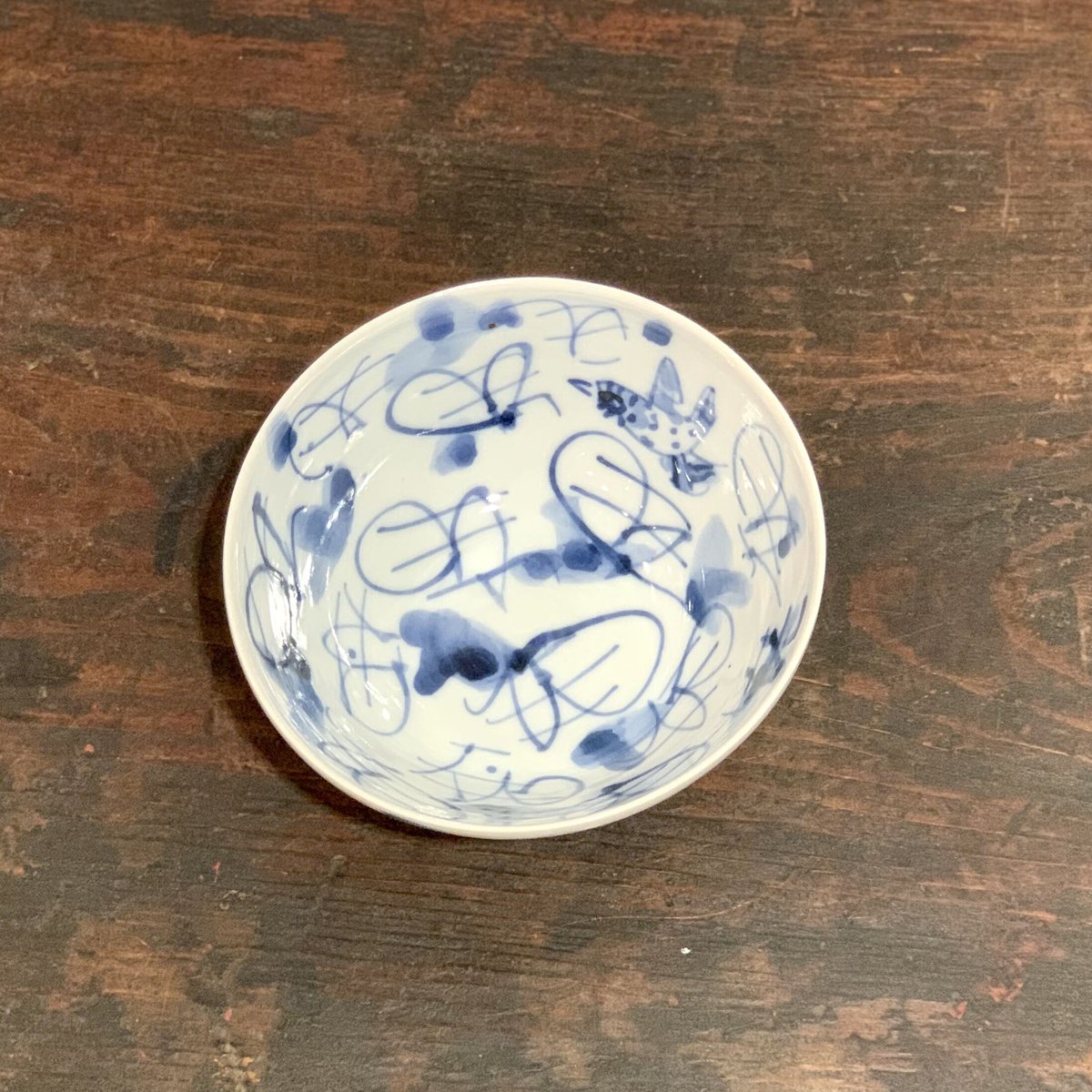 赤地健　染付角皿　九谷焼 赤地健・ぐい吞み、九谷焼 赤地陶房、金沢 | Bi's Japanese Gifts