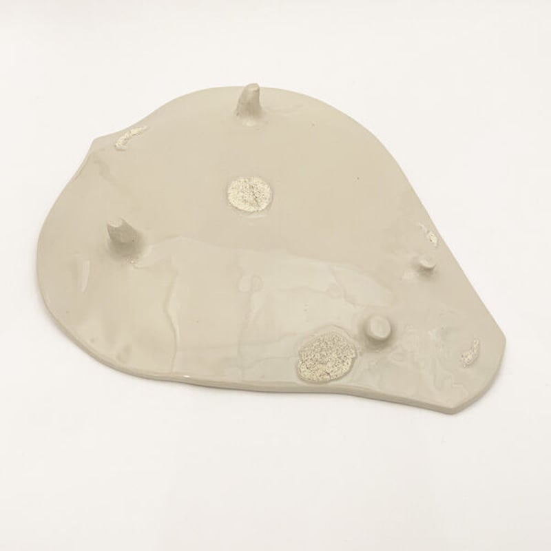 森岡由利子　白磁高台皿　新品未使用　うつわ　陶磁器　器好きな方へ 森岡由利子 白磁高台皿 新品未使用 うつわ 陶磁器 器好きな方へ - メルカリ