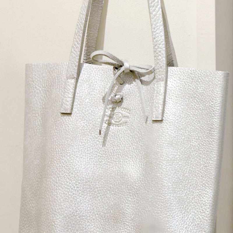 Silver leather best sale shoulder bag