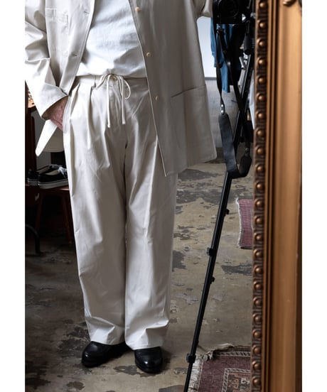 ERA.　SUMMER GABARDINE CLASSIC PANTS