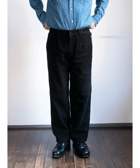 A.M LONDON　GOAT SKIN SUEDE 1-TUCK TROUSERS