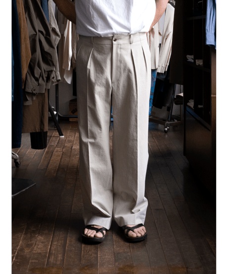 Cale　Nidom Finish Chino 2-Tuck Trousers