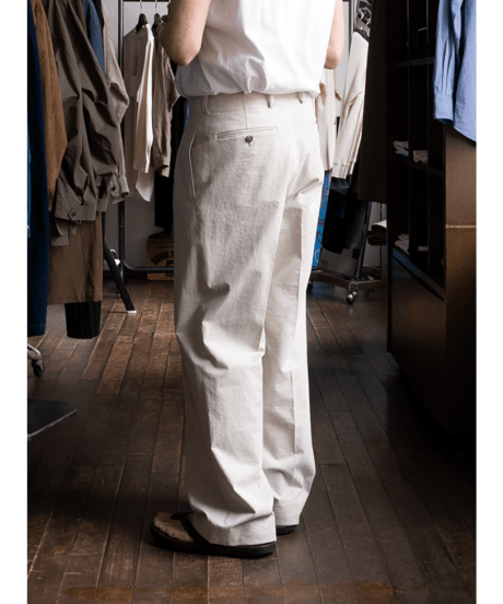 Cale　Nidom Finish Chino 2-Tuck Trousers