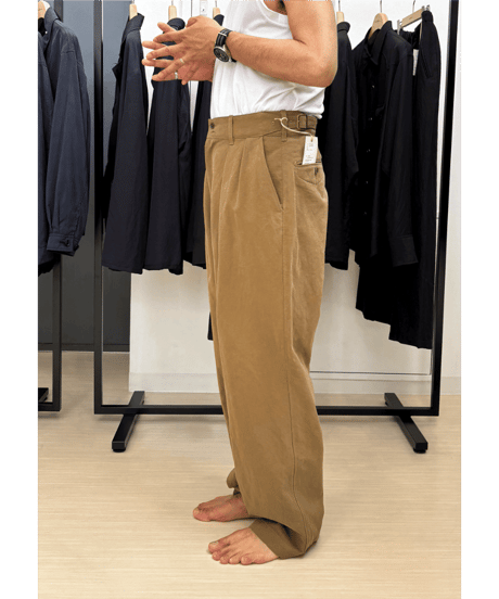 ULTERIOR　RAMIE COTTON WEST POINT TUCKED MIL-TROUSERS