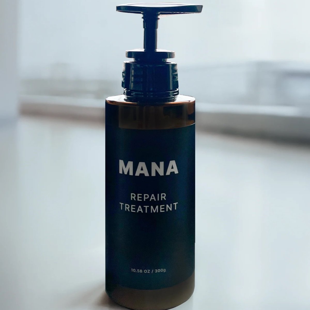 今話題の補修持続型 MANA リペア トリートメント（300ml） | LUZ