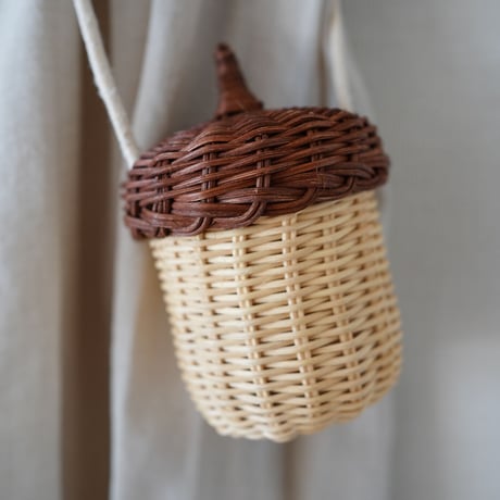 acorn basket pochette  (1457)