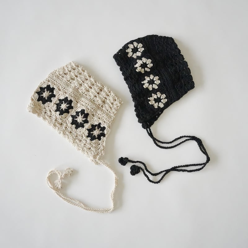 monokuro flower crochet bonnet (2571) | nikomake
