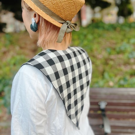 reversible triangle collar  (2610)